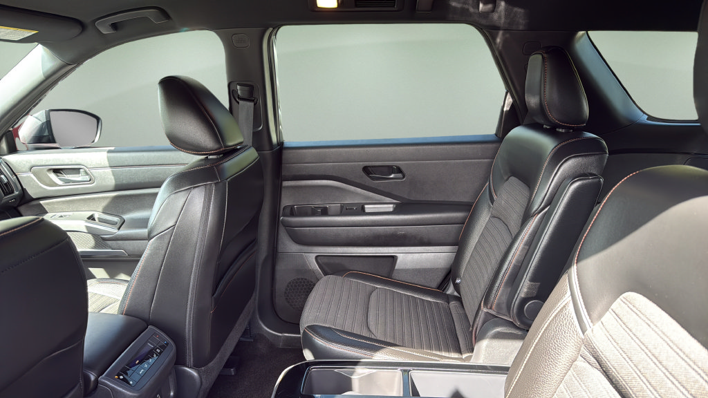 Used 2023 Nissan Pathfinder Rock Creek AWD/4WD image 24