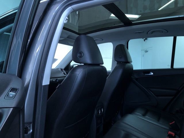 Used 2017 Volkswagen Tiguan Wolfsburg Edition AWD/4WD image 19