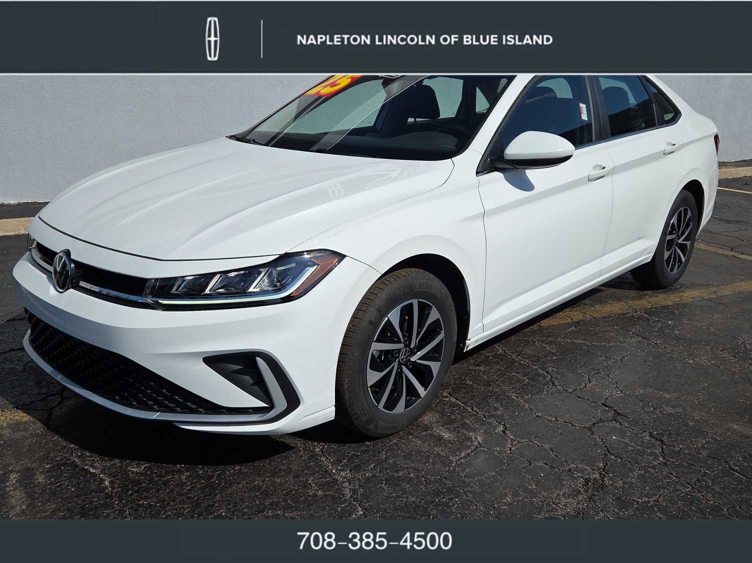 Used 2025 Volkswagen Jetta S image 1