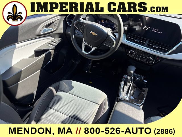 New 2026 Chevrolet Trax LT w/ LT Convenience Package FWD image 17
