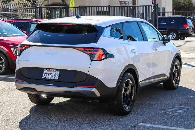 Certified 2026 Kia Sportage EX FWD image 9