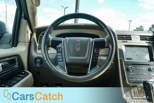 Used 2016 Lincoln Navigator Select image 22