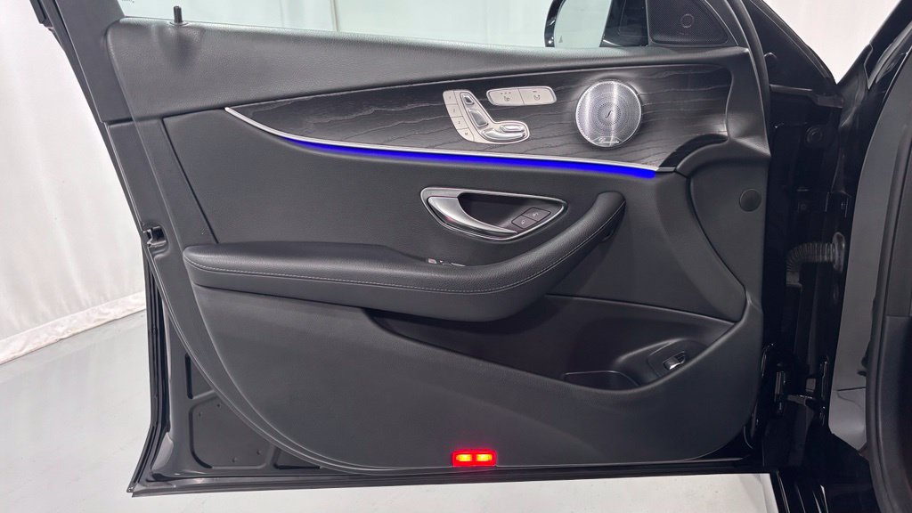 Used 2019 Mercedes-Benz E 300 4MATIC image 16