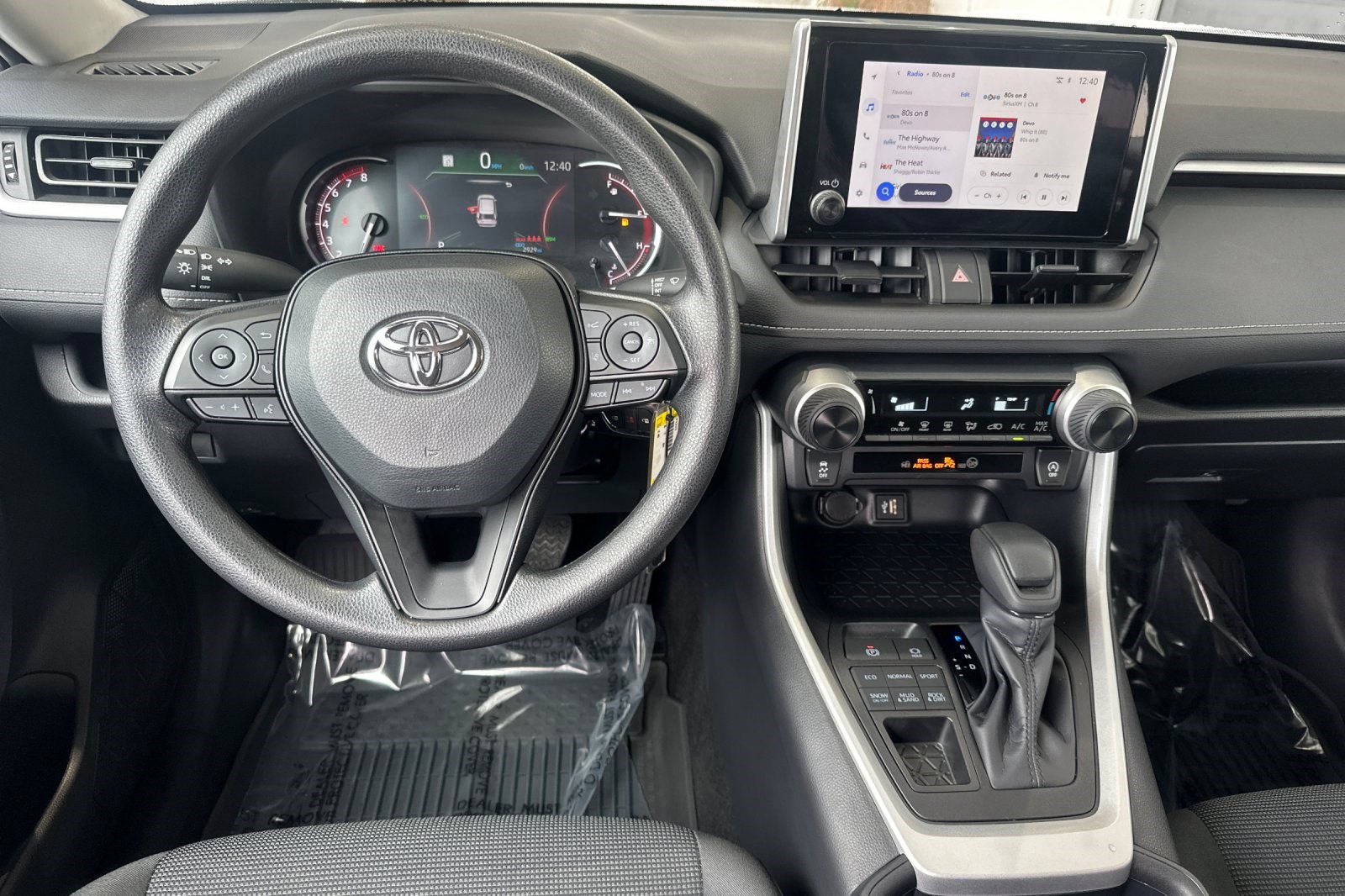 Used 2025 Toyota RAV4 LE AWD/4WD image 18