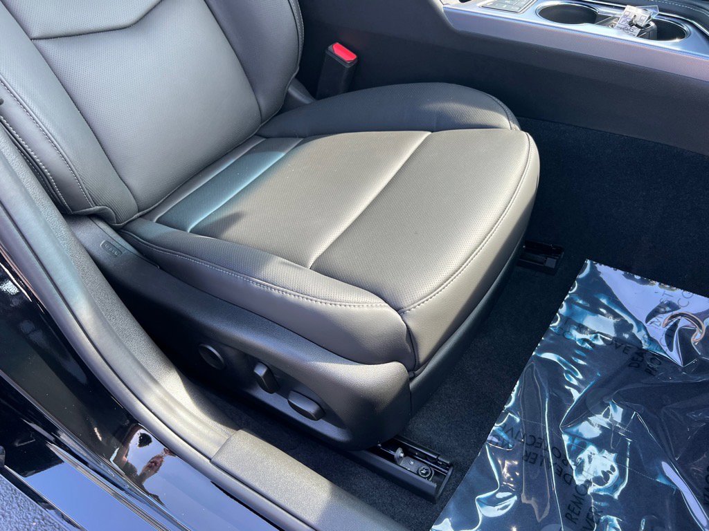 Used 2025 Cadillac CT4 Premium Luxury image 27