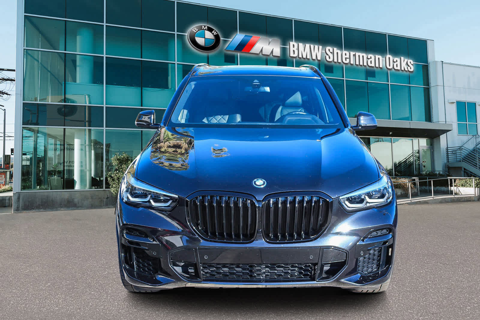 Certified 2023 BMW X5 xDrive45e w/ M Sport Package image 2