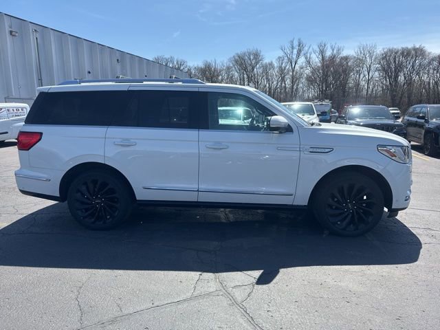Used 2021 Lincoln Navigator Reserve image 12