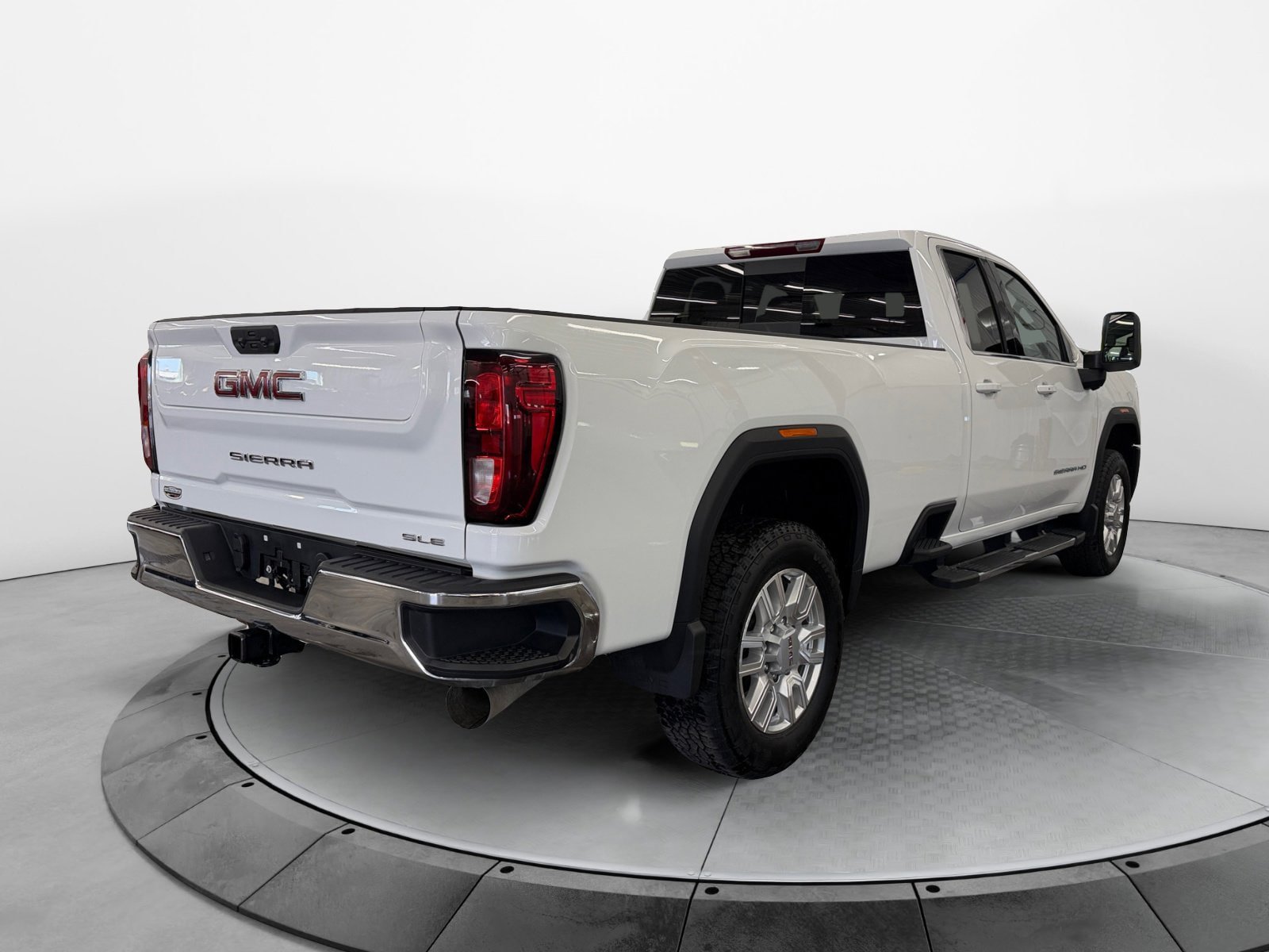 Used 2024 GMC Sierra 2500 SLE w/ SLE Convenience Package AWD/4WD image 5