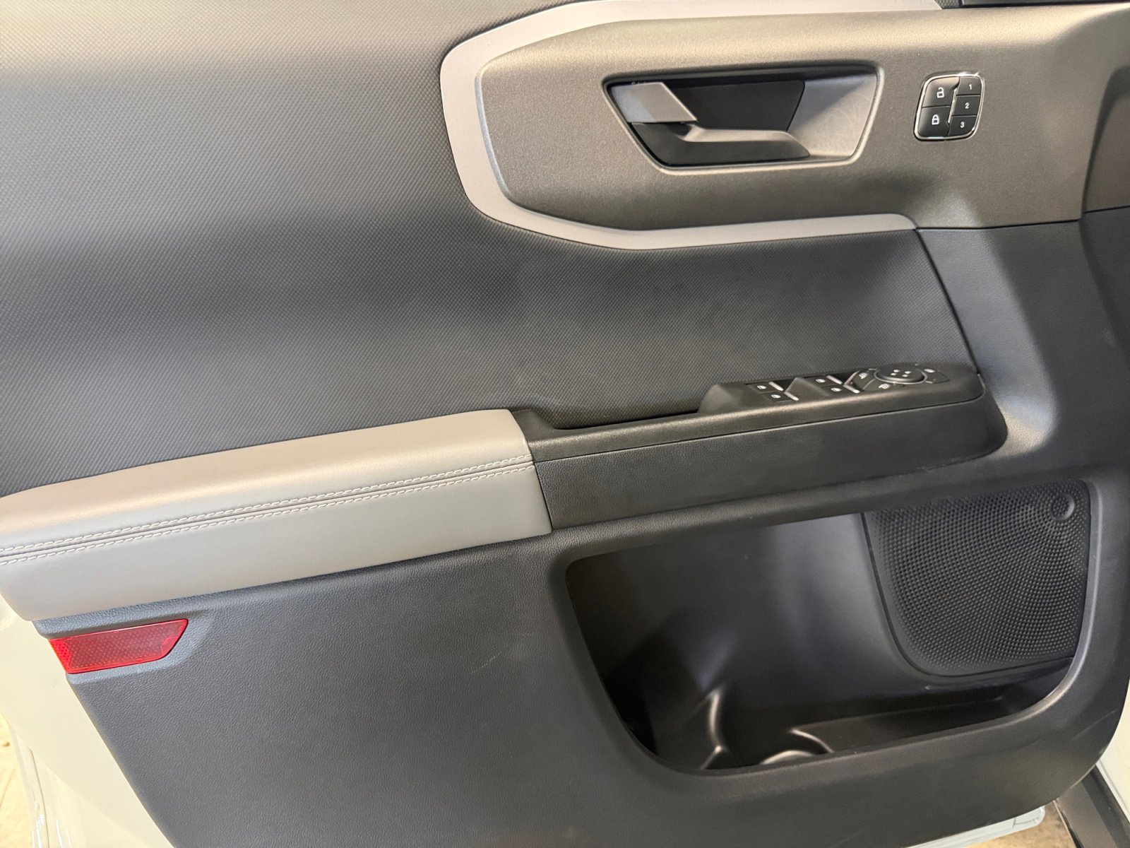 Used 2025 Ford Bronco Sport Badlands image 28