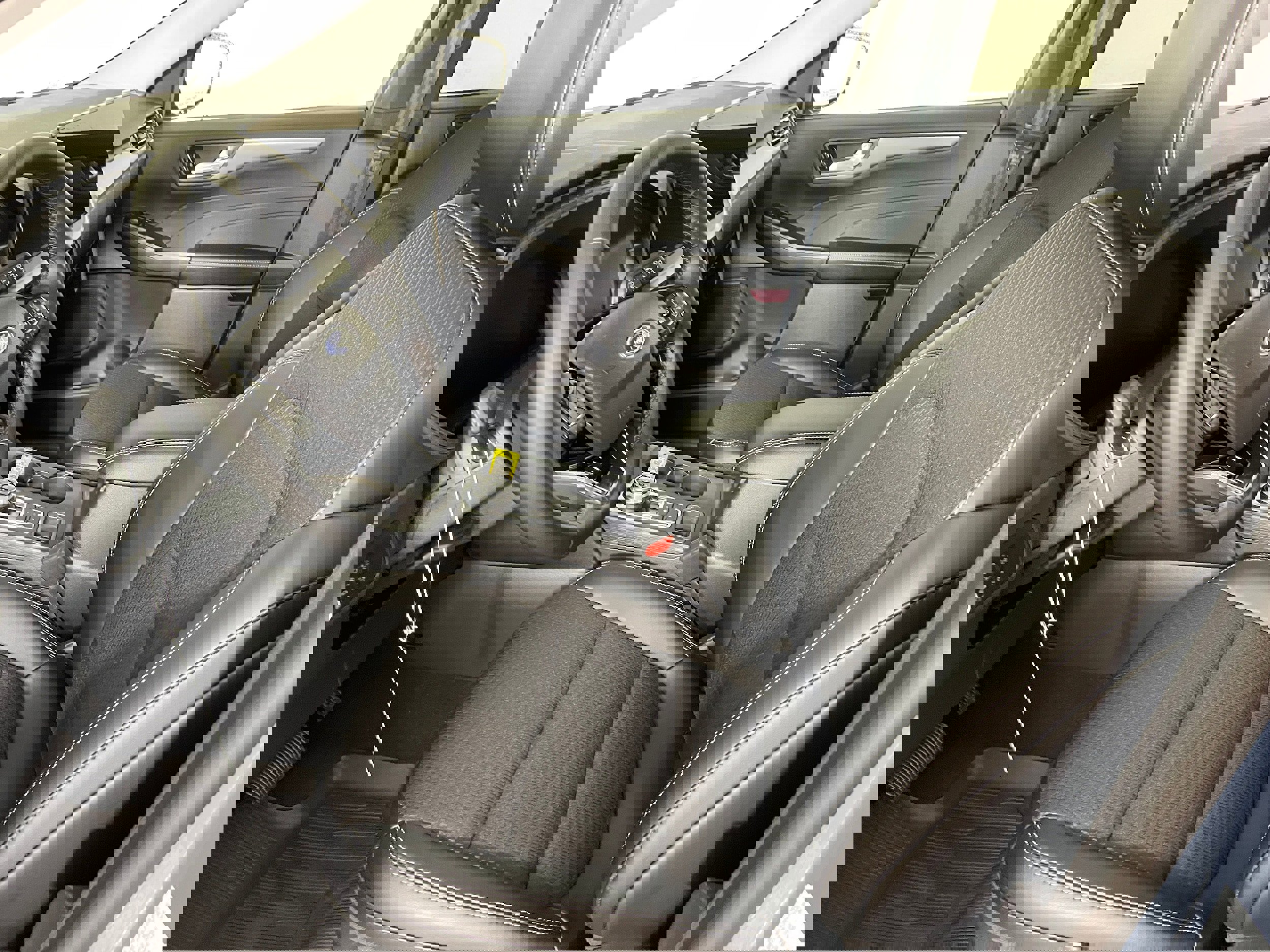 New 2025 Ford Escape SE w/ Class II Trailer Tow Package image 2