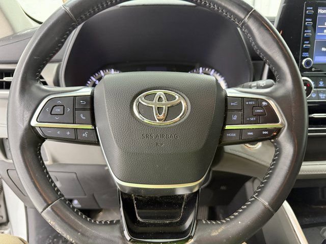 Used 2021 Toyota Highlander LE image 13