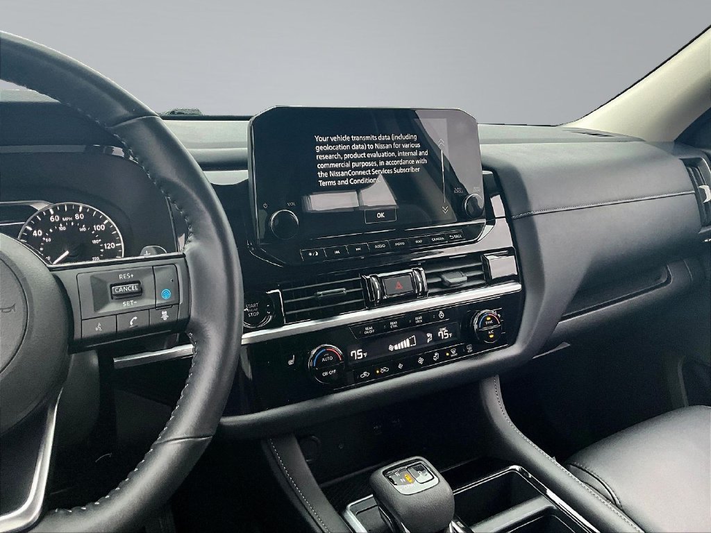 Used 2025 Nissan Pathfinder SL AWD/4WD image 11