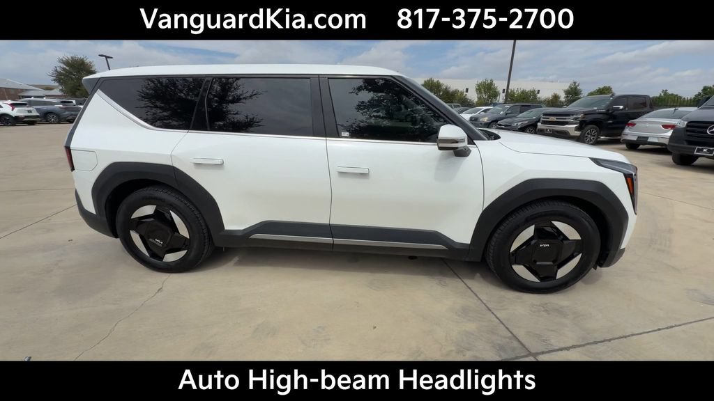 Certified 2024 Kia EV9 Light Long Range RWD image 10