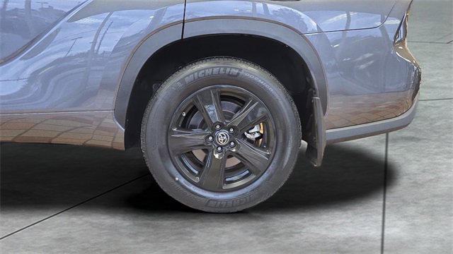 Used 2023 Toyota Highlander L image 28