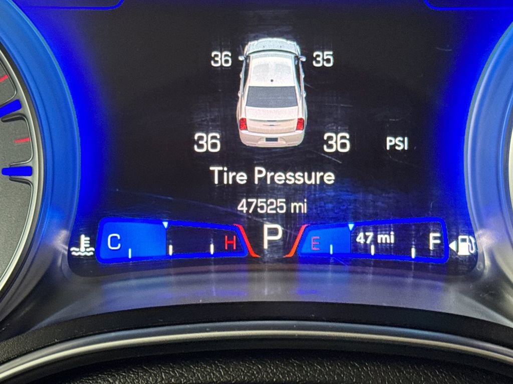 Used 2019 Chrysler 300 Touring image 25