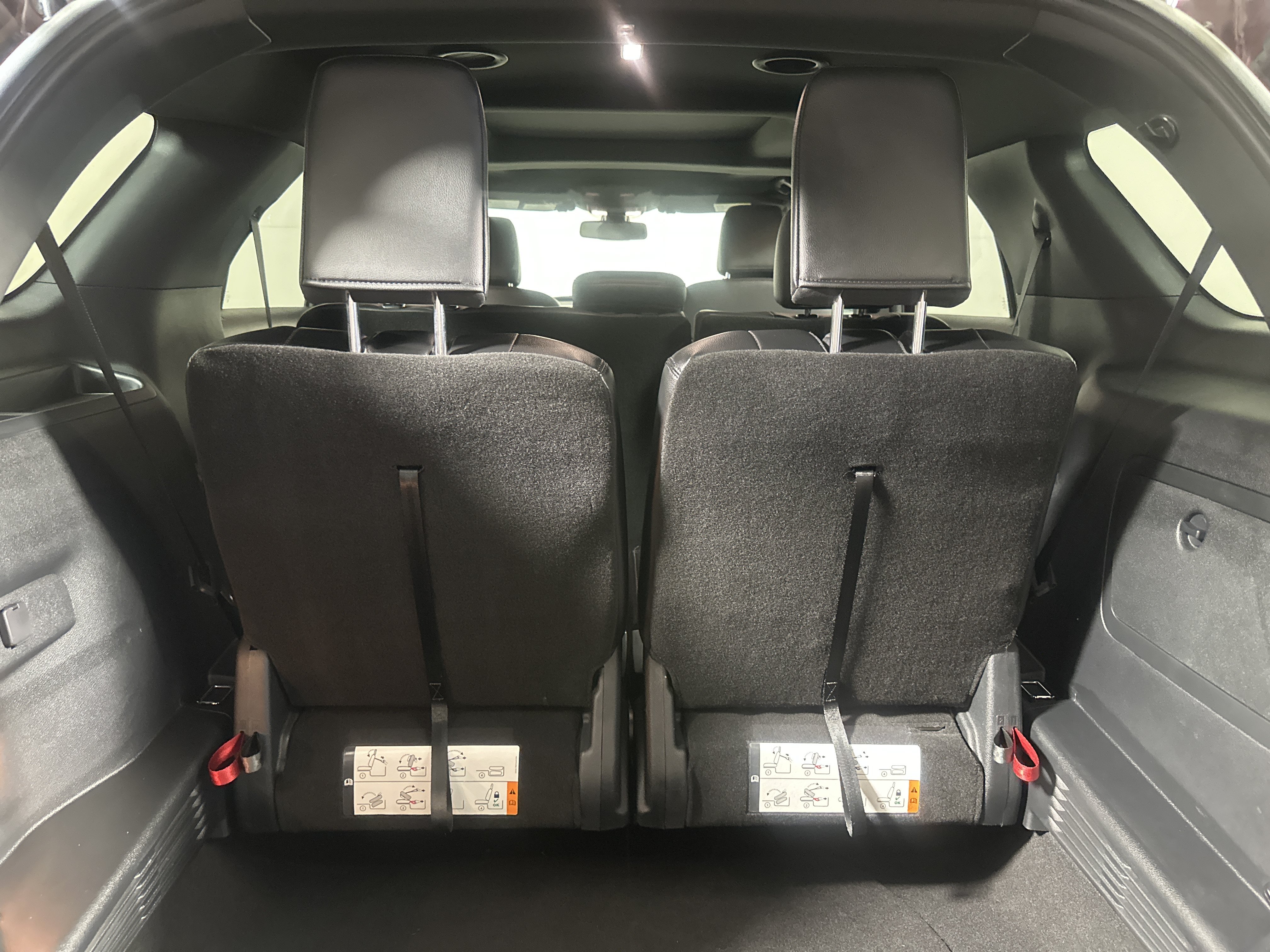 Used 2019 Ford Explorer XLT w/ Equipment Group 202A AWD/4WD image 26
