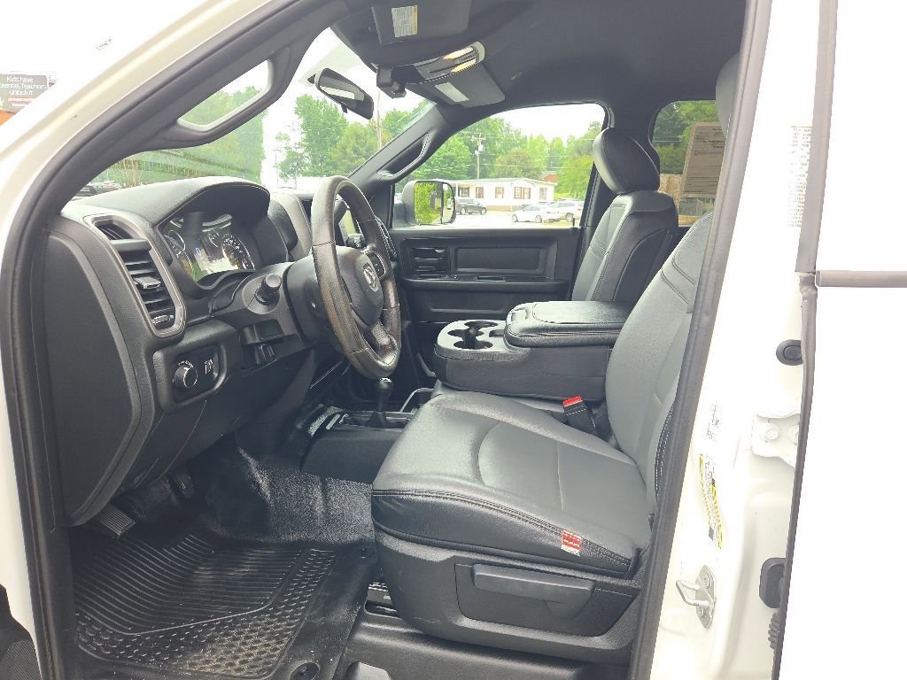 Used 2022 RAM 5500 Tradesman w/ Chrome Appearance Group AWD/4WD image 9