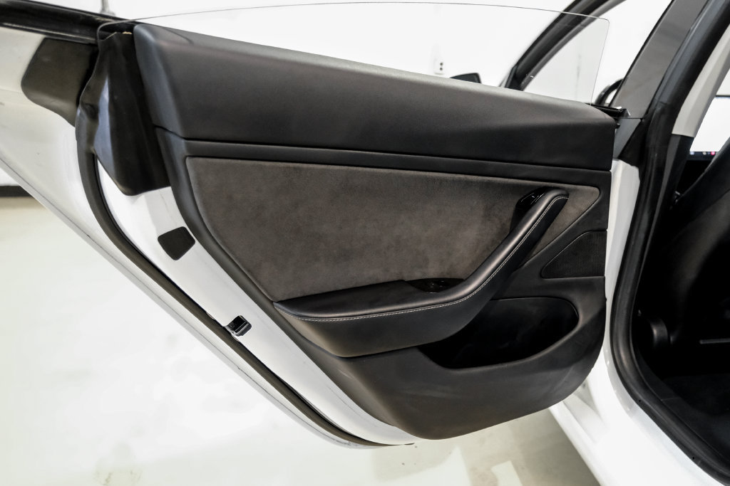 Used 2018 Tesla Model 3 Long Range RWD image 36