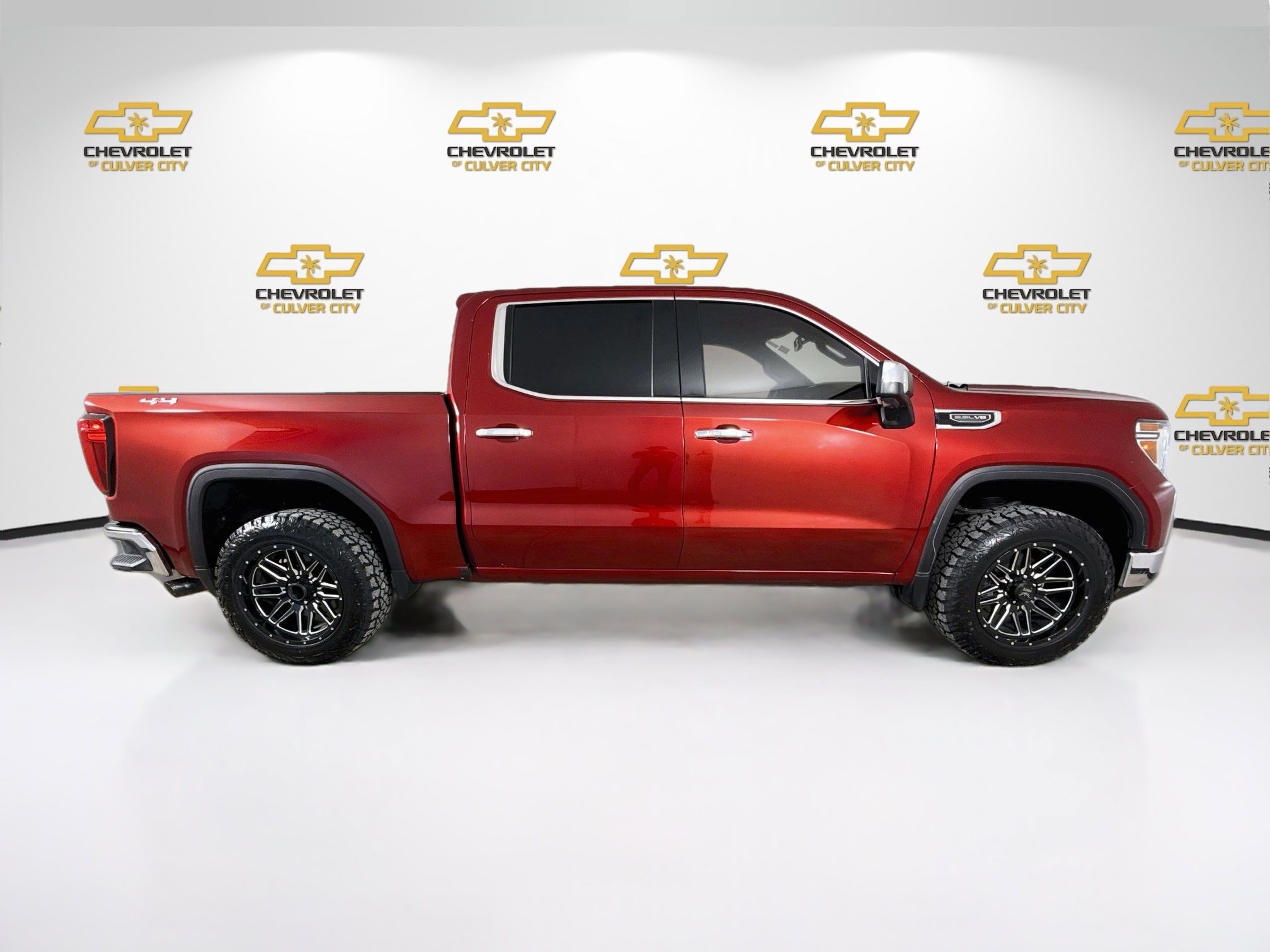 Used 2021 GMC Sierra 1500 SLT AWD/4WD image 9