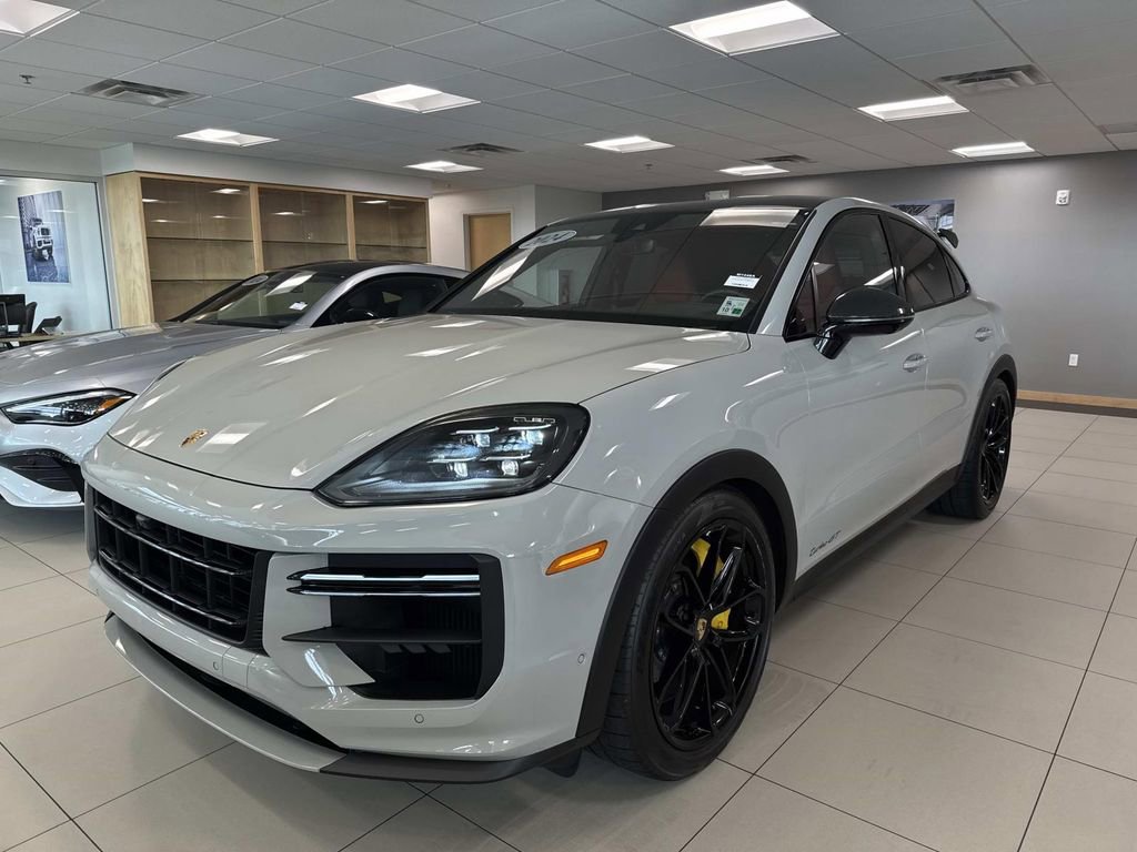 Used 2024 Porsche Cayenne Turbo GT image 3