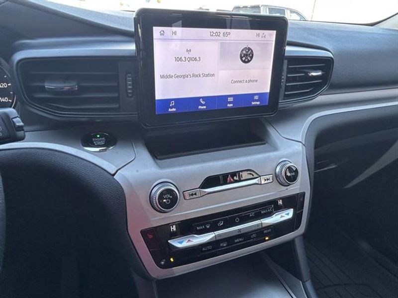 Used 2020 Ford Explorer XLT w/ Comfort Package image 19