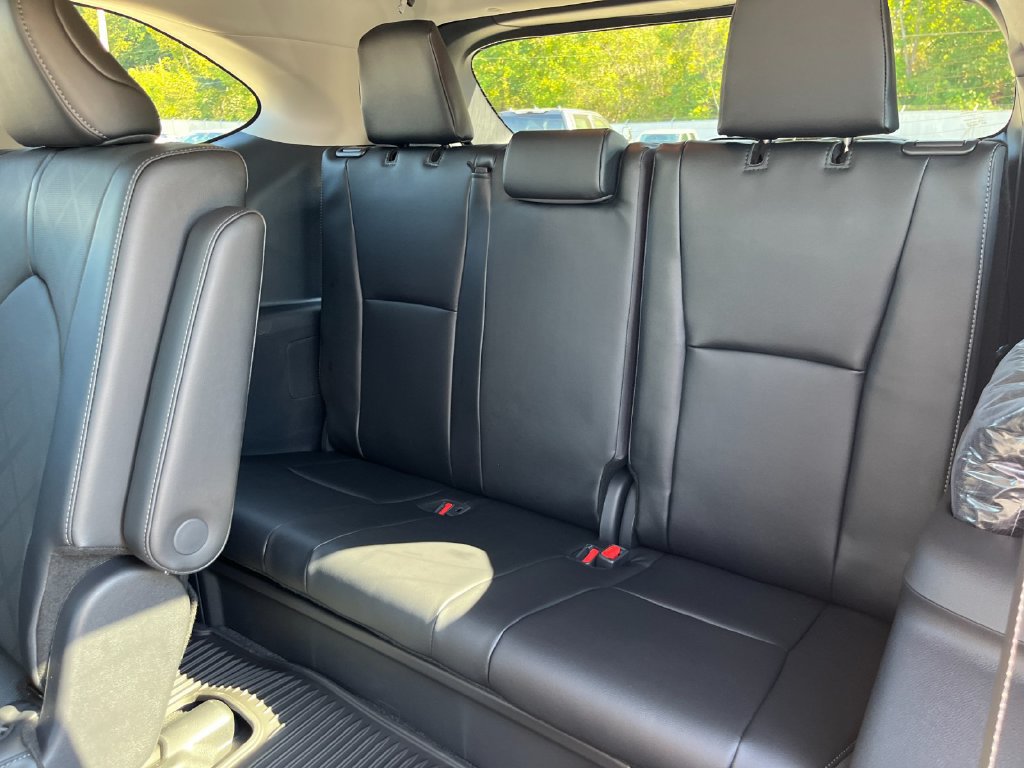 New 2026 Toyota Highlander Platinum AWD/4WD image 17