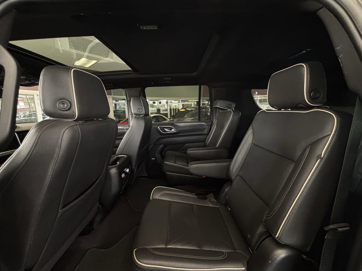 Used 2023 GMC Yukon XL Denali AWD/4WD image 24