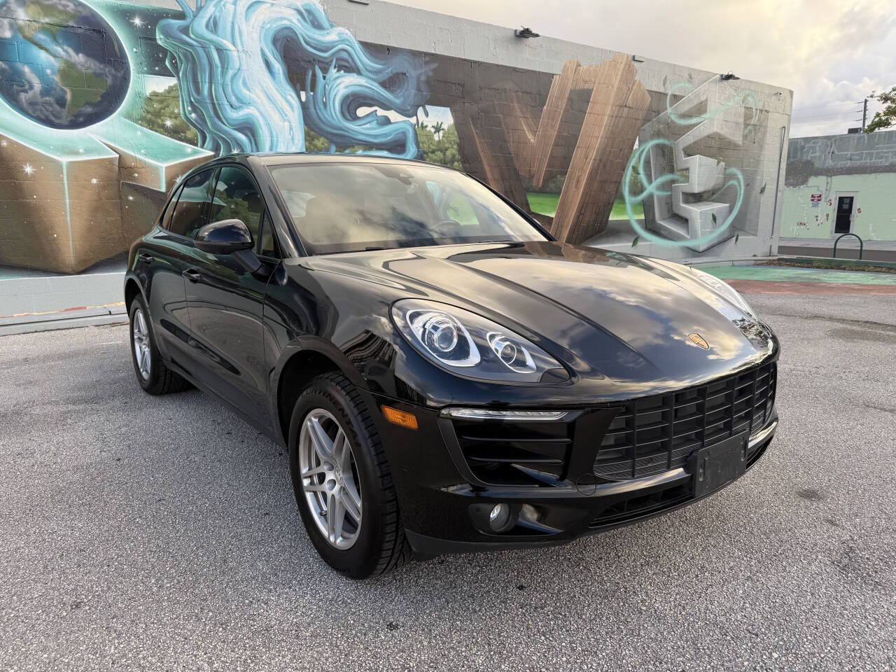 Used 2017 Porsche Macan AWD/4WD image 3