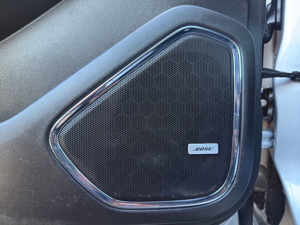 Used 2016 GMC Yukon XL SLT w/ HD Trailering Package image 13