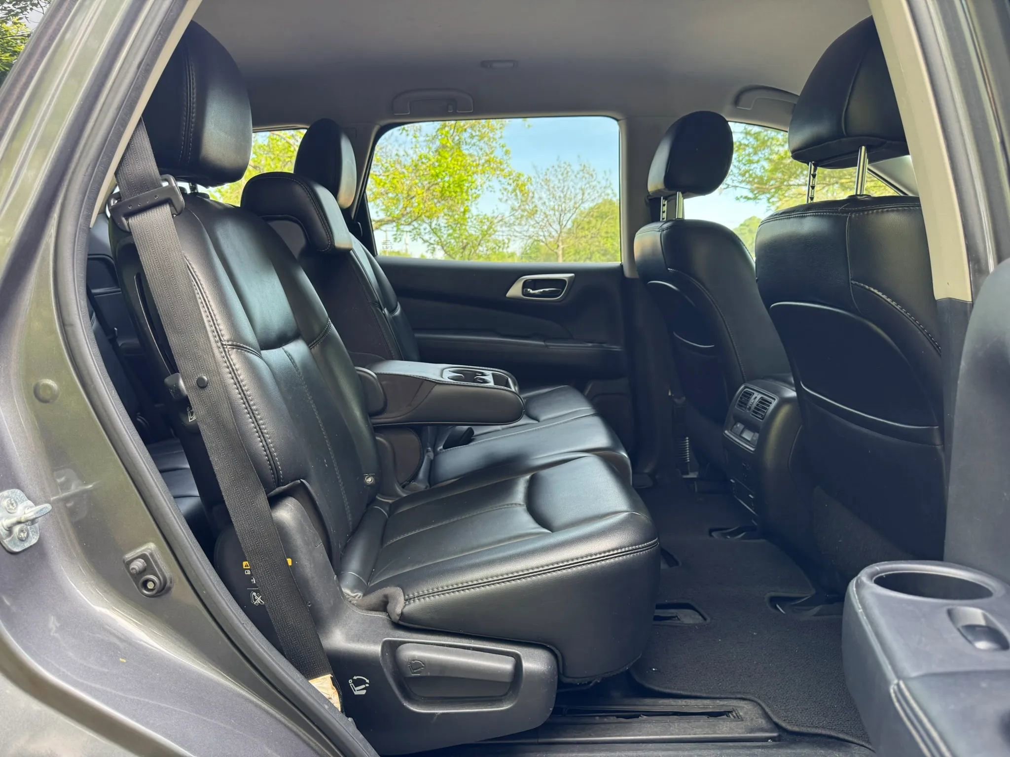 Used 2017 Nissan Pathfinder SL w/ SL Tech Package image 15