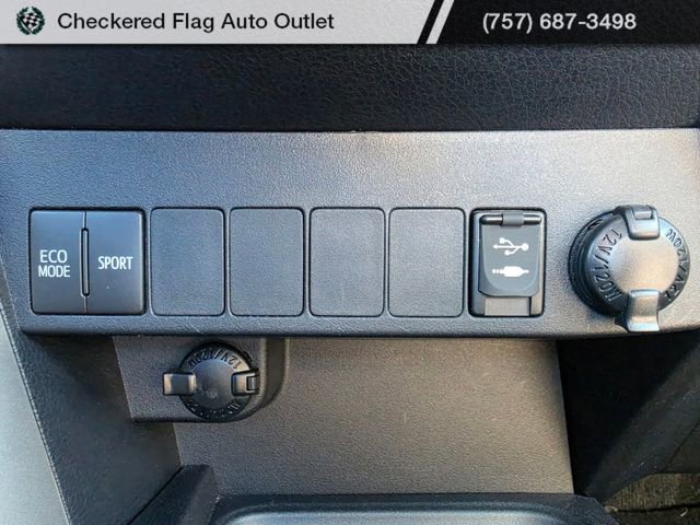 Used 2017 Toyota RAV4 XLE w/ Plus Special Value Package AWD/4WD image 33