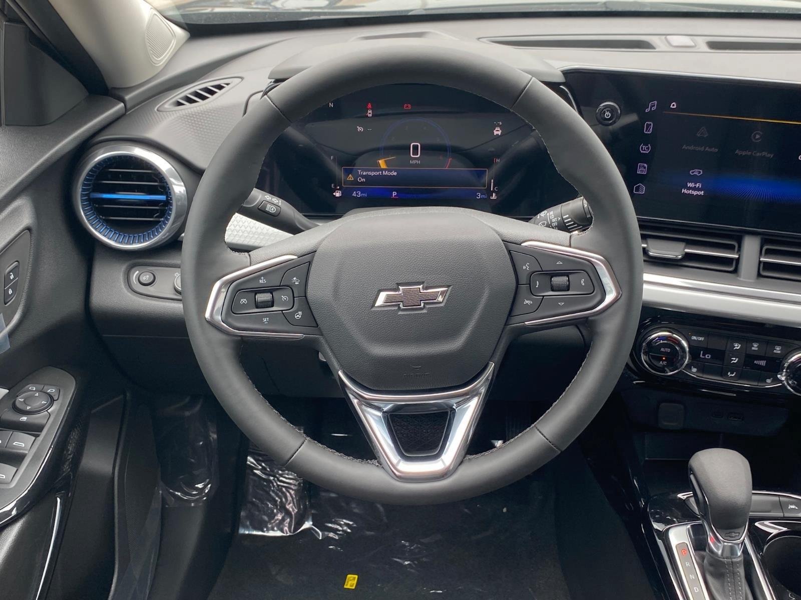 New 2026 Chevrolet Trax LT w/ Midnight Edition FWD image 7