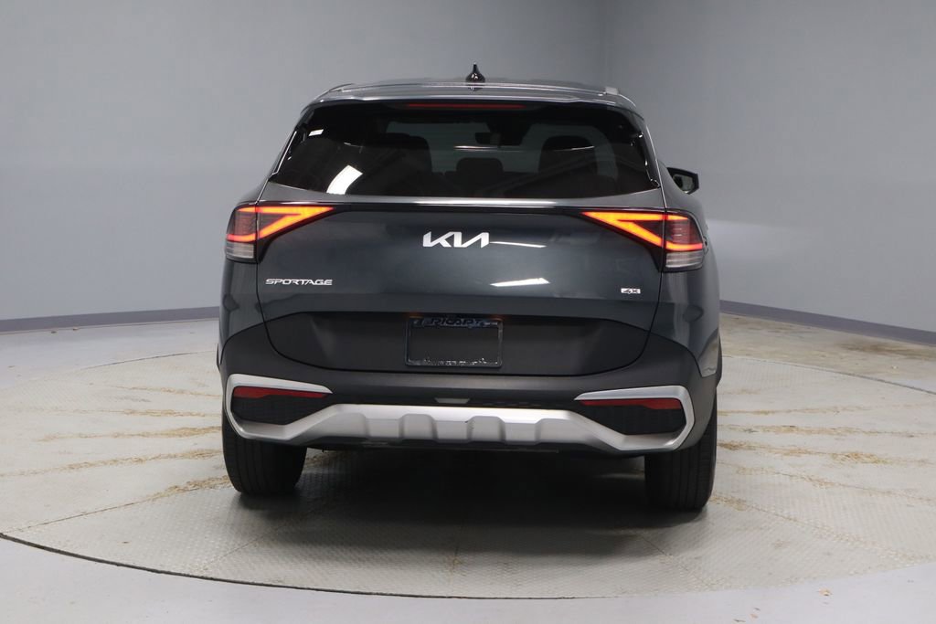 Used 2025 Kia Sportage LX image 10