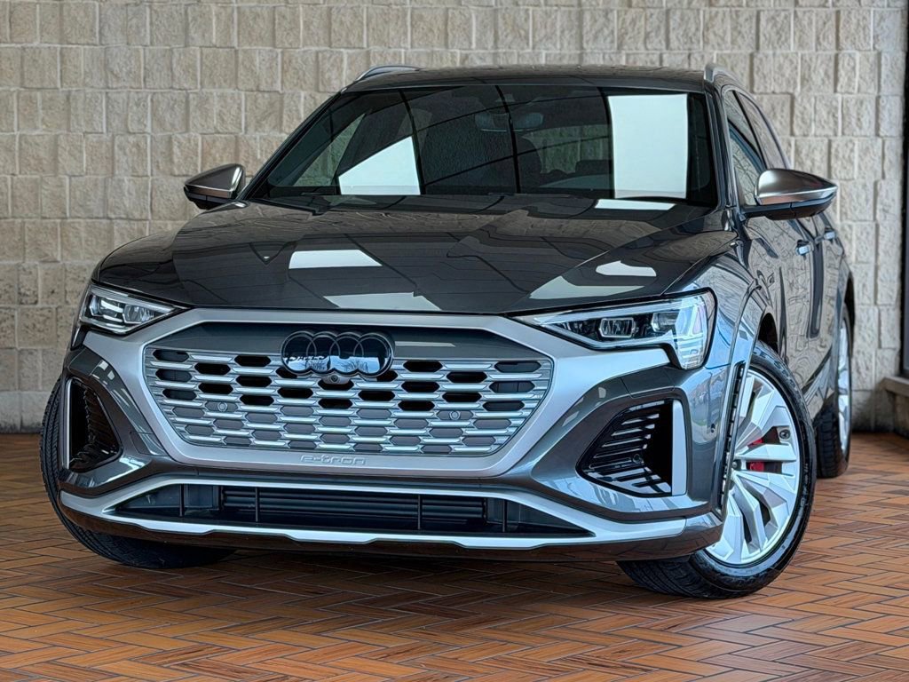 Used 2024 Audi SQ8 e-tron Premium Plus w/ AC Charging Package AWD/4WD image 2