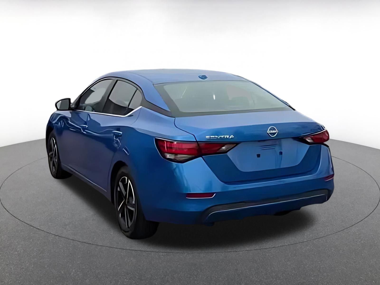 Used 2025 Nissan Sentra SV image 7