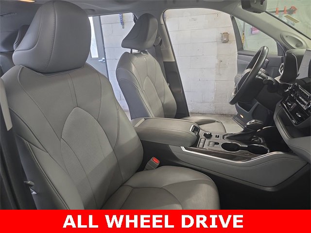 Used 2022 Toyota Highlander Limited image 10