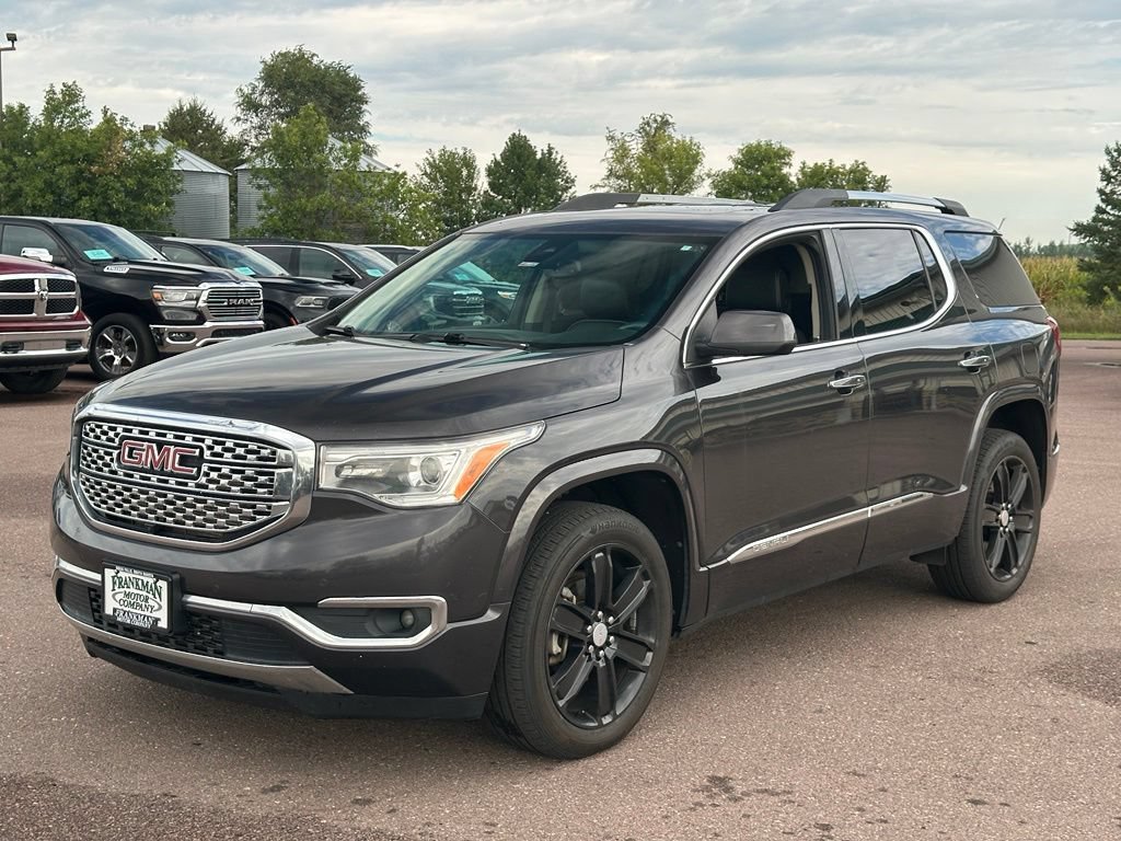 Used 2017 GMC Acadia Denali w/ Technology Package AWD/4WD image 4