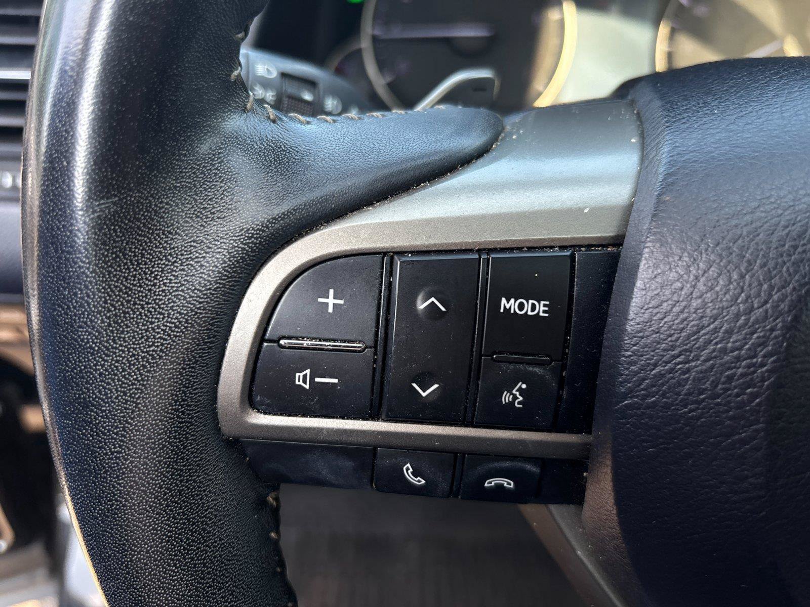Used 2020 Lexus RX 350 FWD w/ Luxury Package image 18