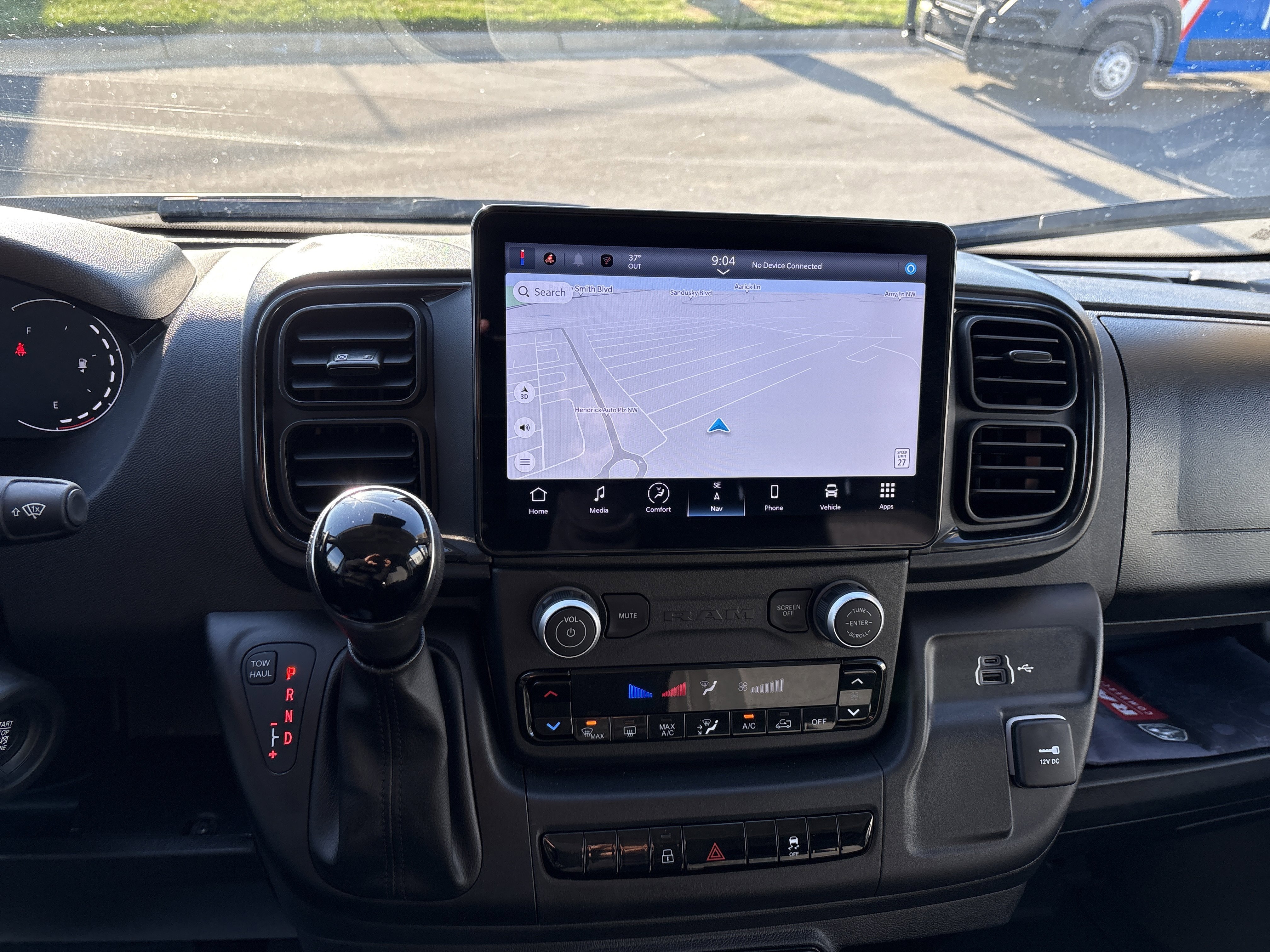 Used 2024 RAM ProMaster 2500 w/ Premium Convenience Group image 29