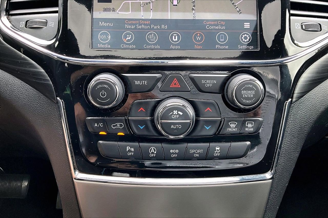 Certified 2022 Jeep Grand Cherokee Laredo X RWD image 19