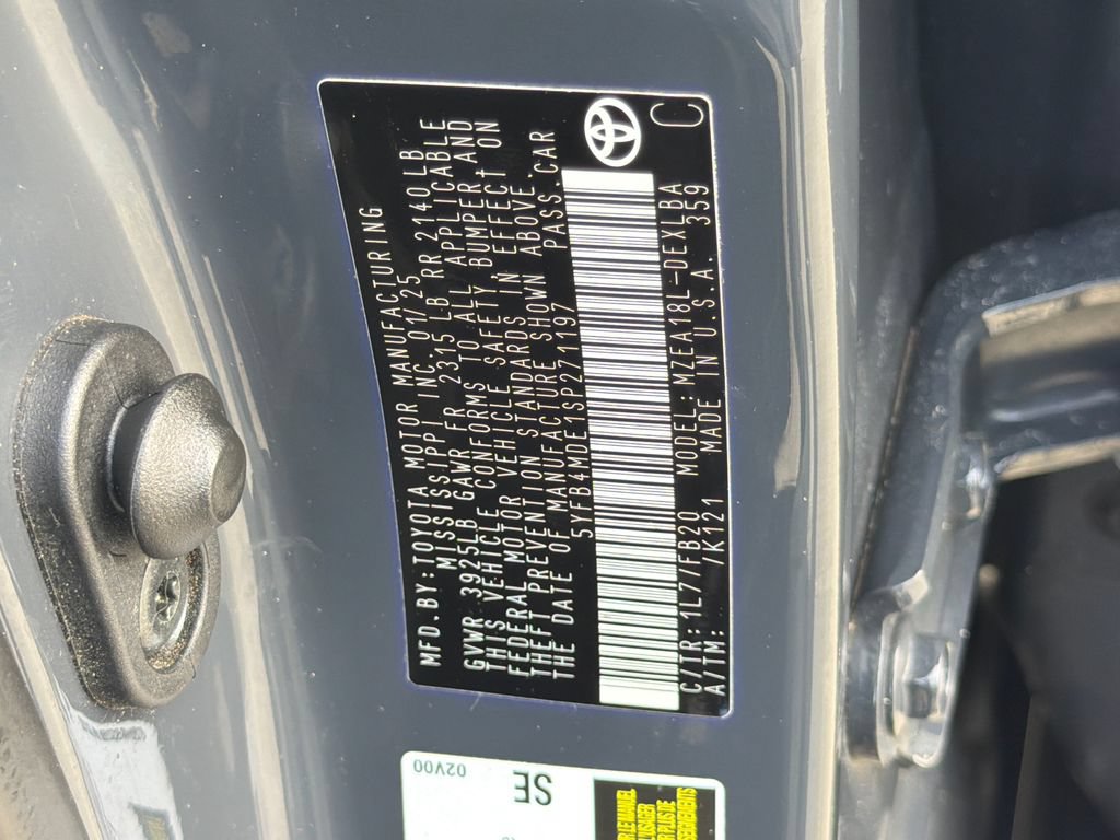 Used 2025 Toyota Corolla LE w/ Convenience Package FWD image 32