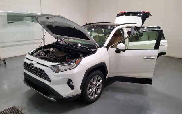 Used 2020 Toyota RAV4 Limited AWD/4WD image 11