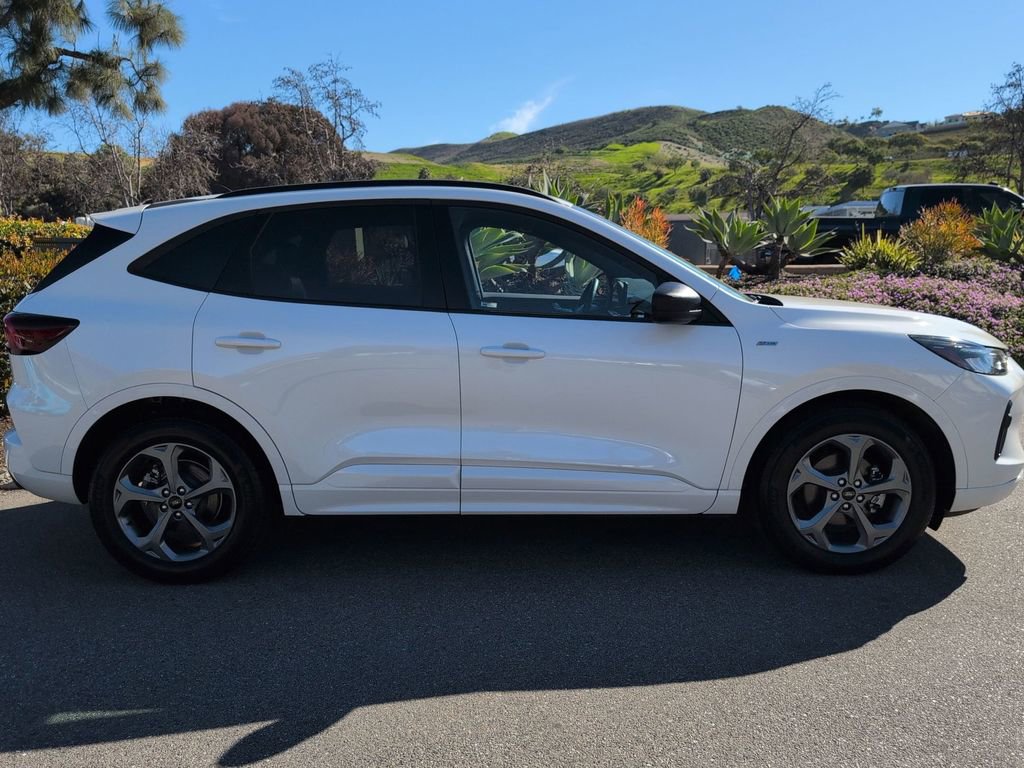 Used 2024 Ford Escape ST-Line w/ Tech Pack #1 image 4