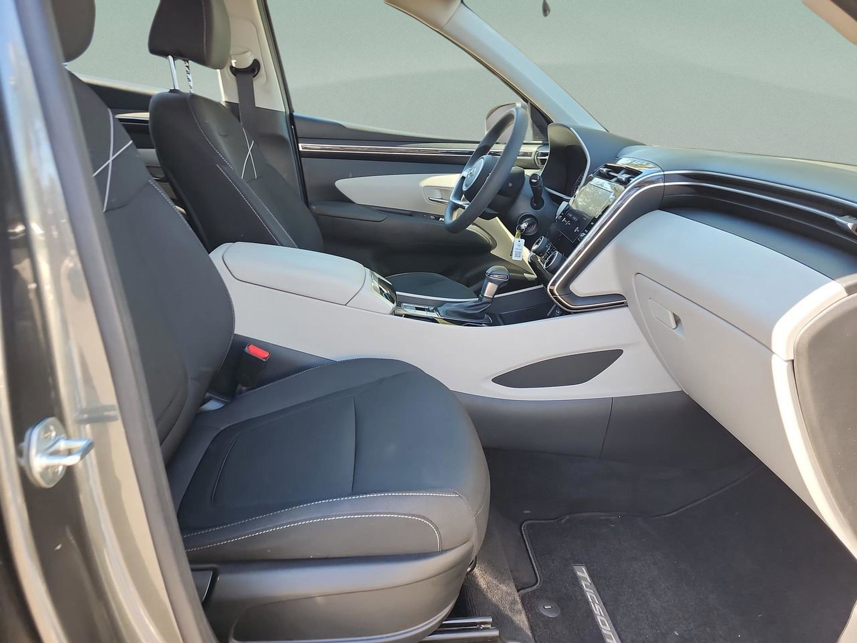 Used 2022 Hyundai Tucson SE image 18