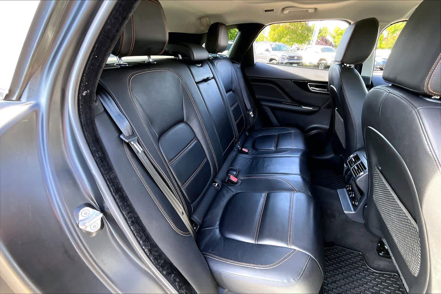 Used 2017 Jaguar F-PACE Prestige AWD/4WD image 19