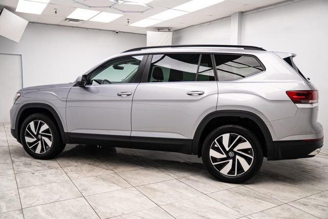 Used 2025 Volkswagen Atlas SE image 3