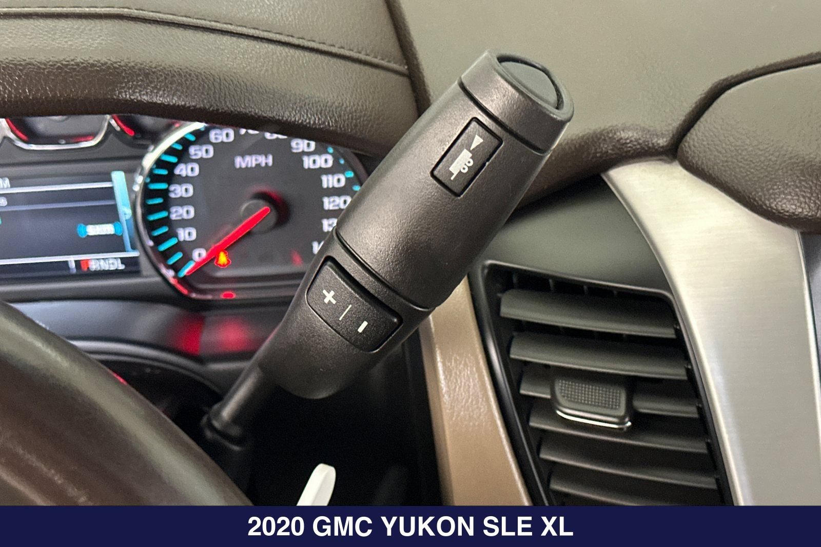 Used 2020 GMC Yukon XL SLE w/ SLE Value Package RWD image 23