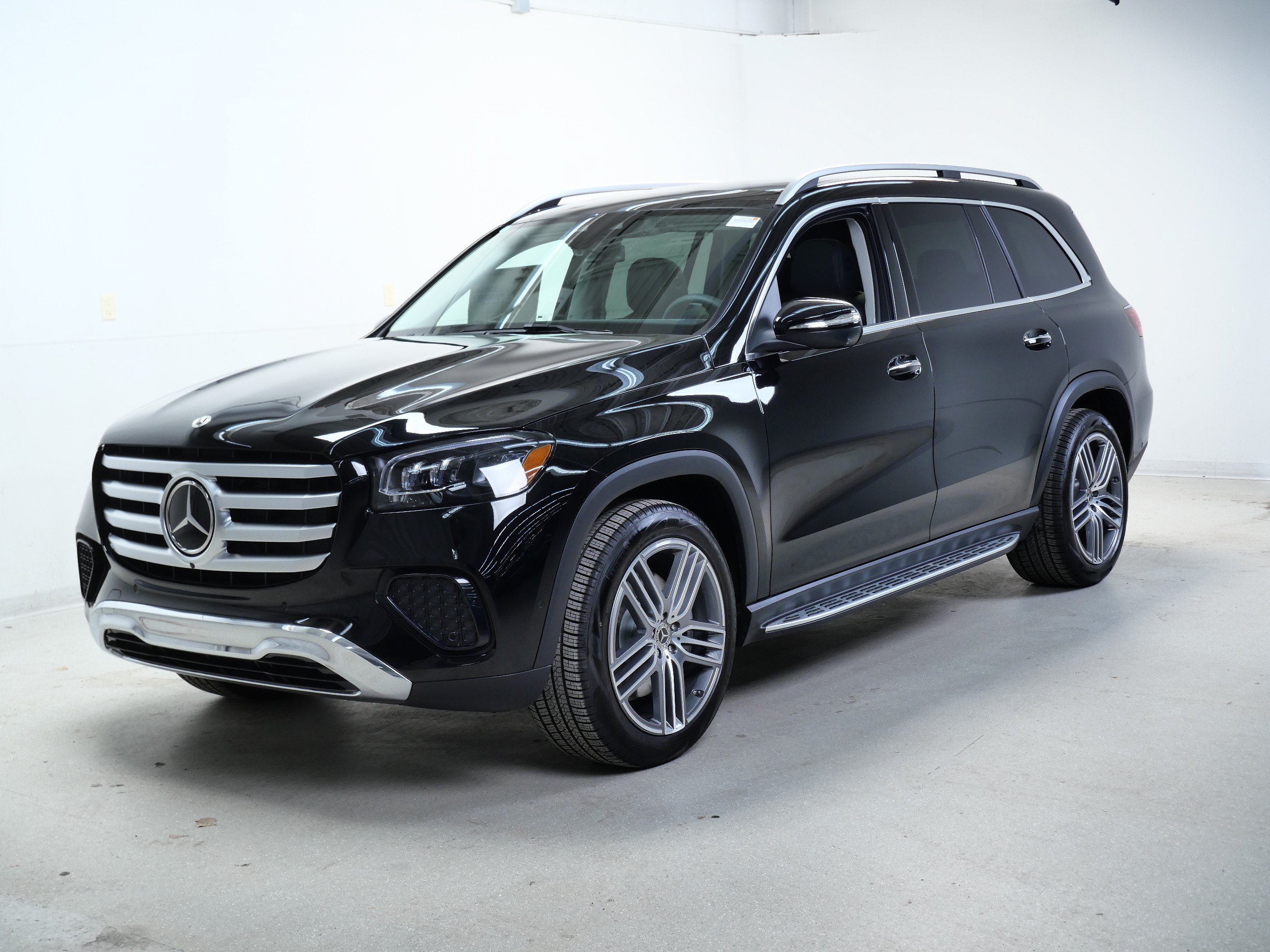 New 2026 Mercedes-Benz GLS 450 4MATIC image 4