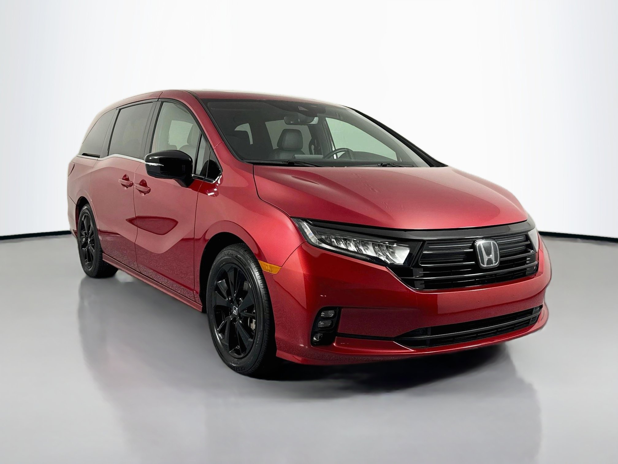 Certified 2024 Honda Odyssey Sport image 3