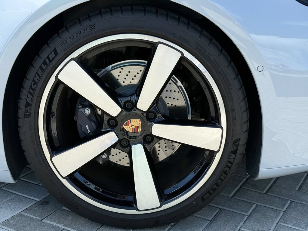 Used 2026 Porsche 911 Carrera RWD image 6
